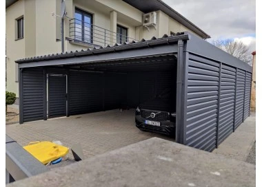Tettoia per auto Carport in Acciaio 6x6m con pareti 1+0