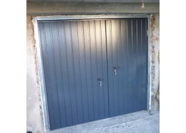 Portone a Battente da Garage in Acciaio - 250 x 250 cm - RAL 5010