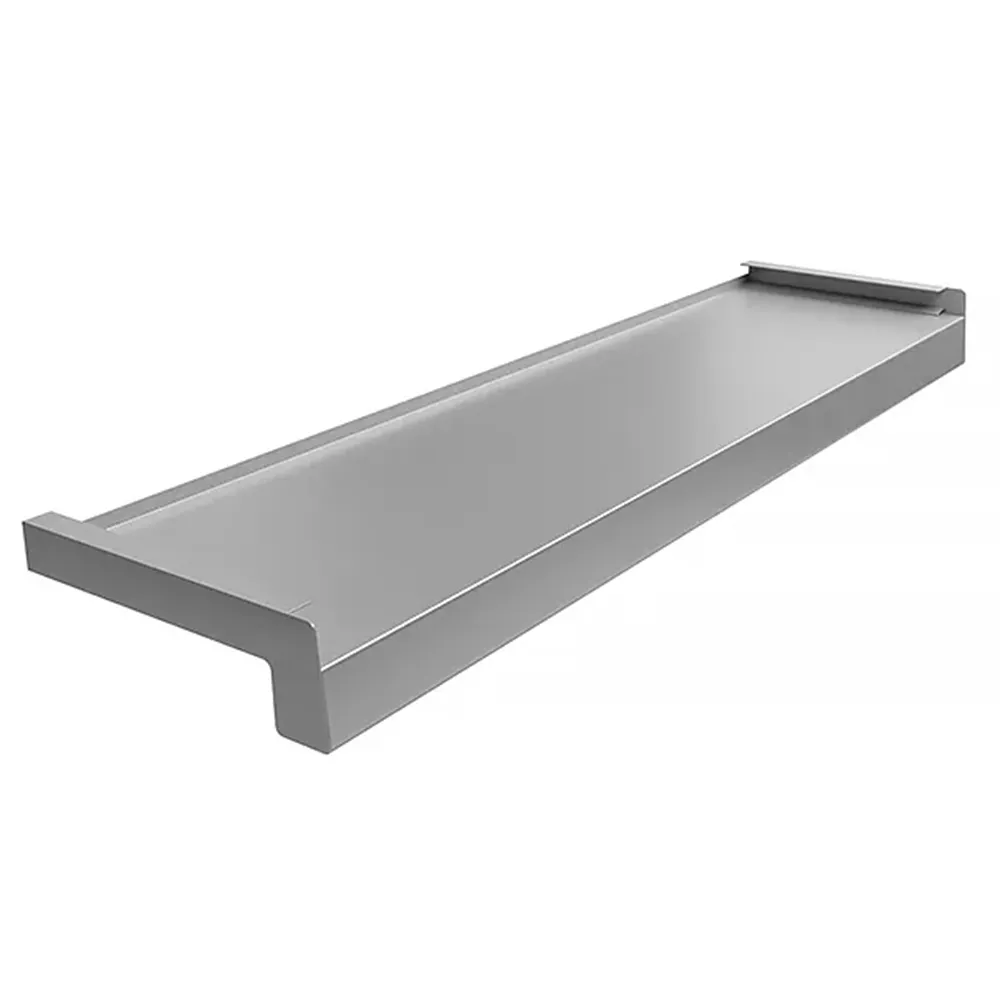 Davanzale esterno in acciaio colore Argento RAL 9006 con tappi laterali