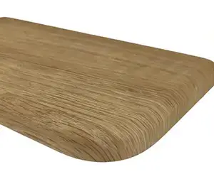 Davanzale con fresatura tipo &ldquo;Standard&rdquo; con bordo leggermente arrotondato &ndash; finitura classica e universale.